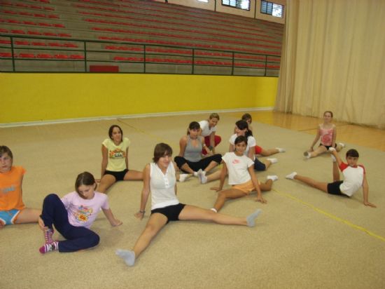 CERCA DE 800 PERSONAS SE INSCRIBEN EN LOS PROGRAMAS DE “ESCUELAS DEPORTIVAS” Y “ACTIVIDADES DEPORTIVAS PARA ADULTOS” PUESTOS EN MARCHA POR LA CONCEJALÍA DE DEPORTES (2007), Foto 6
