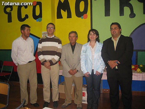 UN TOTAL DE 150 ALUMNOS PARTICIPAN EN LAS ACTIVIDADES INFORMATIVAS SOBRE ALIMENTACIÓN BIOLÓGICA REALIZADAS EN TRES CENTROS ESCOLARES DEL MUNICIPIO CON MOTIVO DEL DÍA MUNDIAL DE LA ALIMENTACIÓN (2007), Foto 2
