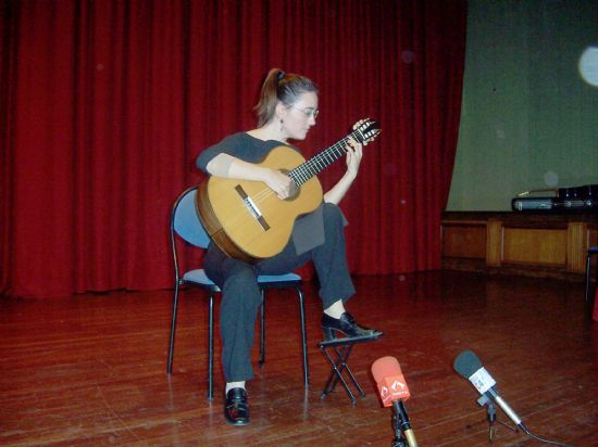 LA MURCIANA CONCHI COLL JARA OFRECIÓ UN CONCIERTO DE GUITARRÁ CON UN AMPLIO REPERTORIO MUSICAL EN EL CENTRO SOCIOCULTURAL “LA CÁRCEL” (2007), Foto 1