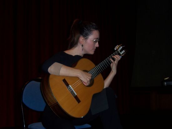 LA MURCIANA CONCHI COLL JARA OFRECIÓ UN CONCIERTO DE GUITARRÁ CON UN AMPLIO REPERTORIO MUSICAL EN EL CENTRO SOCIOCULTURAL “LA CÁRCEL” (2007), Foto 9