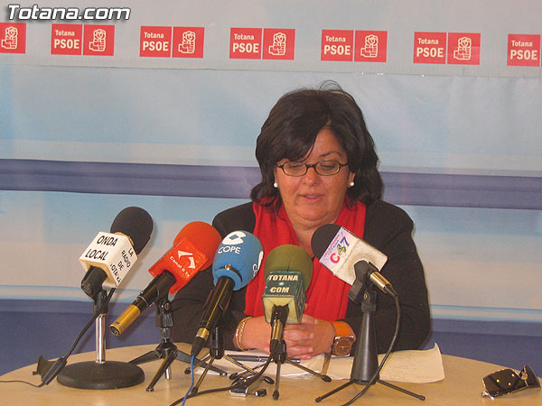 EL PSOE DE TOTANA VALORA MUY POSITIVAMENTE LAS POLÍTICAS SOCIALES DEL GOBIERNO DE ZAPATERO., Foto 1