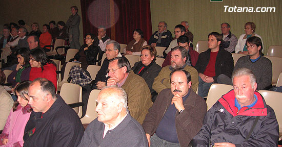 EL ALCALDE Y LA CONCEJAL DE CULTURA PRESENTAN EL LIBRO GANADOR DEL VI PREMIO DE INVESTIGACIÓN HISTÓRICA “ALPORCHÓN” QUE VERSA SOBRE LA TRADICIÓN HISTÓRICA DE LA ARTESANÍA LOCAL   , Foto 5