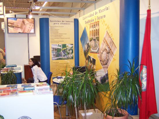 IES JUAN DE LA CIERVA Y PRADO MAYOR PARTICIPAN EN EL VII SALÓN DEL ESTUDIANTE EN LORCA , Foto 1