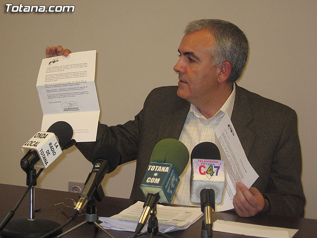 EL PSOE ACUSA AL CANDIDATO A LA ALCALDIA DEL PP DE UNA POSIBLE VULNERACIÓN DE LA LEY DE PROTECCIÓN DE DATOS, Foto 1