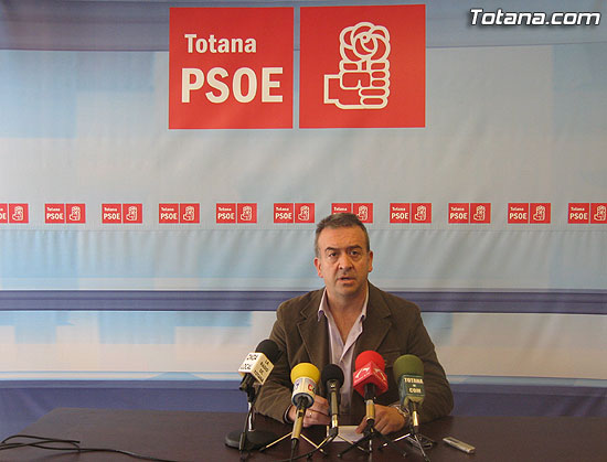 EL CANDIDATO DEL PARTIDO SOCIALISTA A LA ALCALDÍA, JUAN FRANCISCO OTÁLORA, RETA AL RESTO DE CANDIDOS A UN DEBATE  SOBRE EL PGOM ANTE LOS MEDIOS DE COMUNICACIÓN, Foto 1