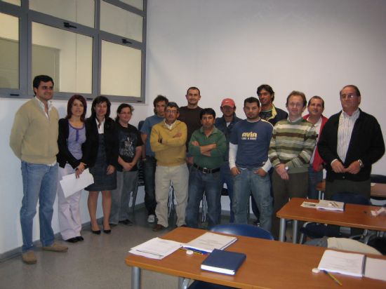 INAUGURAN EL CURSO “BÁSICO DE PREVENCIÓN DE RIESGOS LABORALES”, EN EL CENTRO DE DESARROLLO LOCAL, DIRIGIDO A EMPRESARIOS AUTÓNOMOS Y TRABAJADORES DE PYMES, Foto 1