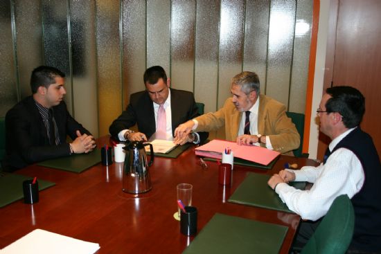 EL AYUNTAMIENTO DE TOTANA SUSCRIBE UN CONVENIO CON EL MINISTERIO DEL INTERIOR PARA INICIAR LA CONSTRUCCIÓN DEL EDIFICIO QUE ALBERGARÁ LA NUEVA CASA CUARTEL DE LA GUARDIA CIVIL EN LA YESERA (2008), Foto 1