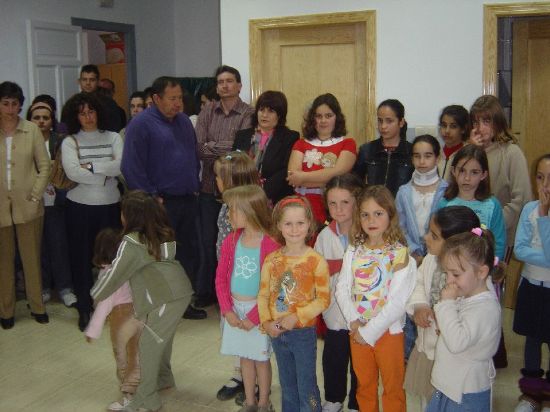 ALCALDE Y CONCEJAL DE DEPORTES INAUGURAN DOS SALAS POLIVALENTES DEPORTIVAS EN LAS ANTIGUAS ESCUELAS DE EL PARETÓN-CANTAREROS, Foto 2