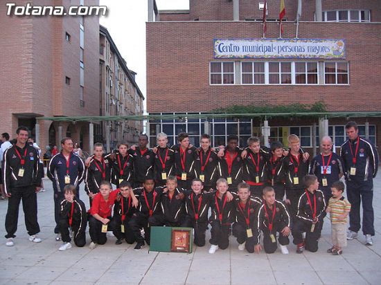 OCHO EQUIPOS INAUGURAN EL V TORNEO INTERNACIONAL DE FÚTBOL INFANTIL CIUDAD DE TOTANA EN EL CAMPO MUNICIPAL JUAN CAYUELA, Foto 1