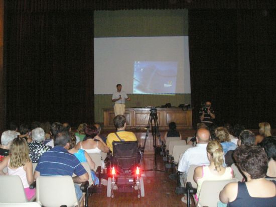 GRAN ÉXITO DE PARTICIPACIÓN EN LA CONFERENCIA DEL PSIQUIATRA FRANCISCO TOLEDO ORGANIZADA POR EL SERVICIO MUNICIPAL DE ATENCIÓN A ENFERMOS MENTALES DE TOTANA, Foto 1