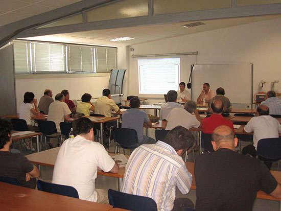 LOS CONCEJALES DE IU EN LA REGIÓN SE REUNIERON ESTE FIN DE SEMANA EN TOTANA PARA DEFINIR LAS BASES DEL PROGRAMA DE VIVIENDA DE CARA A LAS ELECCIONES DEL 2007 Y LA NUEVA LEY ESTATAL DEL SUELO, Foto 3