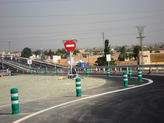 IZQUIERDA UNIDA + LOS VERDES EN EL GUADALENTÍN CONSIDERA QUE EL TRAZADO DE LA AUTOVÍA TOTANA-MAZARRÓN, INAUGURADA ESTA MAÑANA, HA DESTROZADO LA ZONA AGRÍCOLA MÁS FÉRTIL DEL VALLE Y SATURARÁ DE TRÁFICO LA ENTRADA A TOTANA POR EL CENTRO, Foto 3