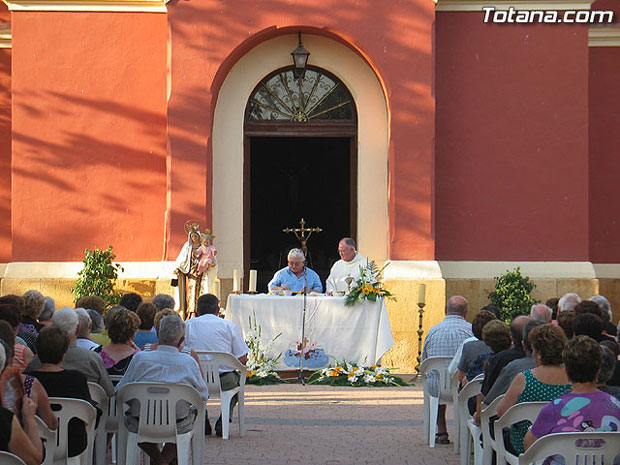 EL CEMENTERIO CELEBRA LA FESTIVIDAD DE NUESTRA SEÑORA DEL CARMEN, Foto 1
