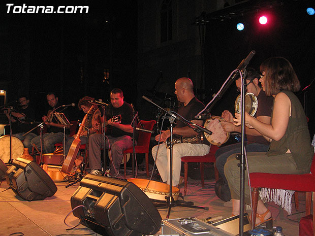 NUMEROSAS PERSONAS ASISTIERON AL CONCIERTO QUE OFRECIÓ EL GRUPO CIVILIZACIÓN CERO (DEL QUE FORMAN PARTE 3 TOTANEROS), Foto 1