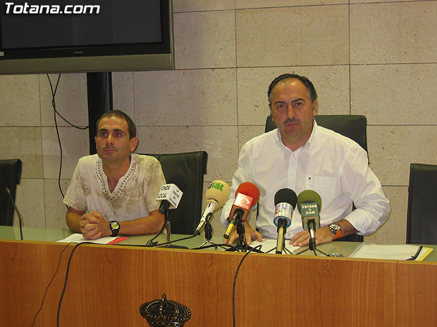 LA CONCEJALÍA DE DEPORTES HOMENAJEA AL DEPORTISTA TOTANERO DIEGO NOGUERA TRAS FINALIZAR SU VIAJE EN BICICLETA DESDE TOTANA HASTA ROMA (2007), Foto 1