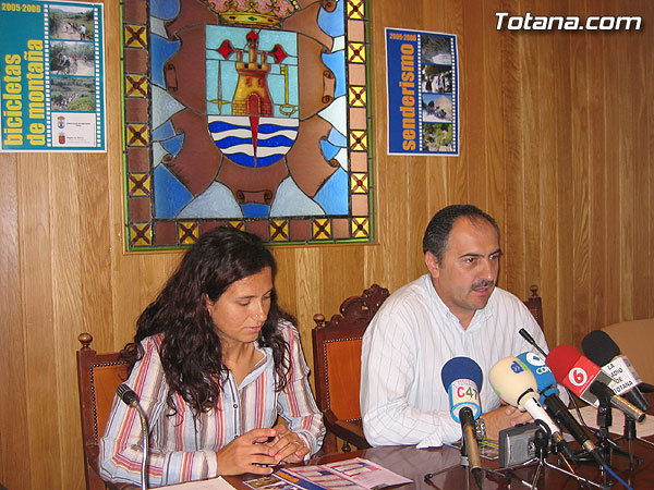 LA CONCEJALÍA DE DEPORTES PRESENTA EL PROGRAMA DE RUTAS DE SENDERISMO Y BICICLETA DE MONTAÑA  , Foto 1