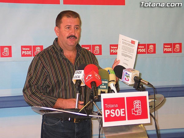 EL PSOE OFRECIÓ UNA RUEDA DE PRENSA PARA DAR RESPUESTA A LAS ÚLTIMAS DECLARACIONES DEL PORTAVOZ DEL GOBIERNO LOCAL, Foto 1