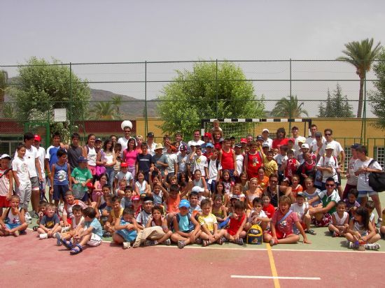 LA CONCEJALÍA DE INFANCIA Y LOS COLECTIVOS DE TOTANA CELEBRAN EL DÍA INTERNACIONAL DE LOS DERECHOS DEL NIÑO, Foto 1