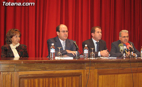 SE PRESENTA EL LIBRO DEL PROFESOR VICENTE BERZAL TOTANA UN MUNICIPIO AGRARIO DE LA CUENCA DEL GUADALENTÍN. ESTUDIO GEOECONÓMICO, Foto 2