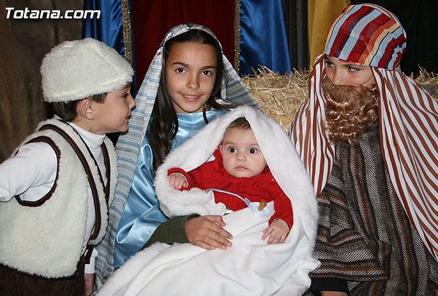 SE INAUGURA EL TRADICIONAL BELÉN DE “LA VENTA DE LOS PINOS”, QUE CONTÓ CON LA NOVEDAD DE UN NACIMIENTO VIVIENTE, Foto 1