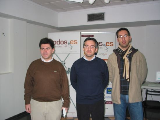 LOS ALUMNOS DE LA ESCUELA TALLER DIERON EL PISTOLETAZO DE SALIDA AL PROYECTO “TODOS.ES”, Foto 1