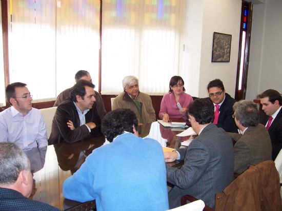 ACUERDAN UN NUEVO TRAZADO ENTRE EL PASO A NIVEL DE LA CEÑA DEL HIERRO Y LA N-340 QUE EVITARÁ LA PELIGROSIDAD EXISTENTE, Foto 4