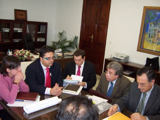 ACUERDAN UN NUEVO TRAZADO ENTRE EL PASO A NIVEL DE LA CEÑA DEL HIERRO Y LA N-340 QUE EVITARÁ LA PELIGROSIDAD EXISTENTE, Foto 5