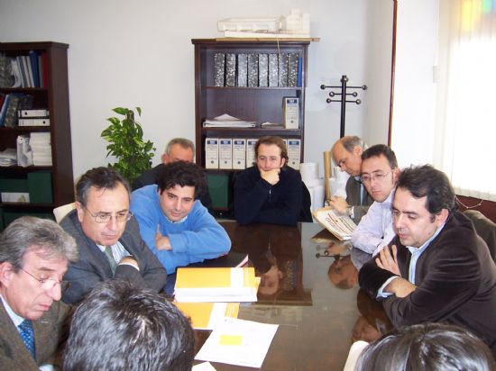 ACUERDAN UN NUEVO TRAZADO ENTRE EL PASO A NIVEL DE LA CEÑA DEL HIERRO Y LA N-340 QUE EVITARÁ LA PELIGROSIDAD EXISTENTE, Foto 8