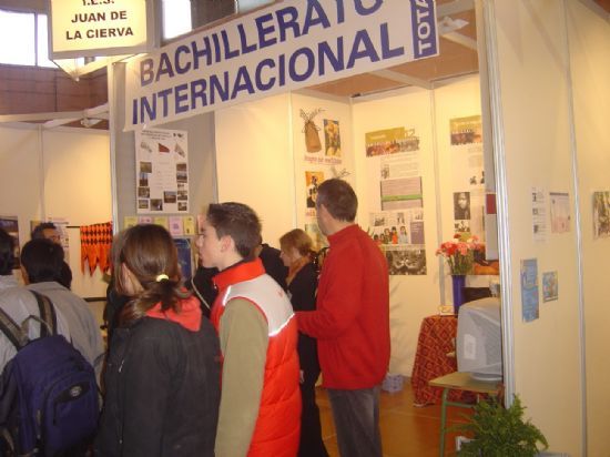 IES JUAN DE LA CIERVA Y PRADO MAYOR PARTICIPAN EN EL VI SALÓN DEL ESTUDIANTE EN LORCA   , Foto 1