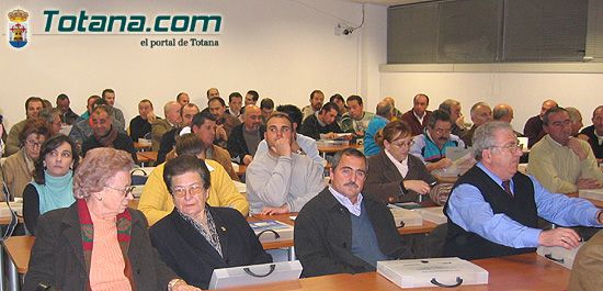 MÁS DE 150 EMPRESARIOS SE INTERESAN POR EL PROGRAMA DE AYUDAS DEL INSTITUTO DE FOMENTO DE MURCIA PARA EL AÑO 2005   , Foto 2