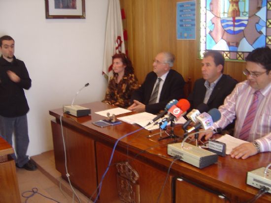 CONCEJALÍA SERVICIOS AL CIUDADANO RENUEVA SERVICIO MUNICIPAL DE INTÉRPRETE DE LENGUAJE DE SIGNOS PARA PERSONAS SORDAS , Foto 1