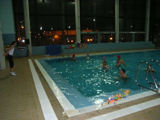 EL PROGRAMA DE ACTIVIDADES ACUÁTICAS PUNTUALES DE LA PISCINA CUBIERTA INCLUIRÁ, TRAS LA VUELTA DE SEMANA SANTA, UN TALLER DE RELAJACIÓN EXTREMA “WATSU” Y SESIONES DE ABDOMINALES (2008), Foto 1