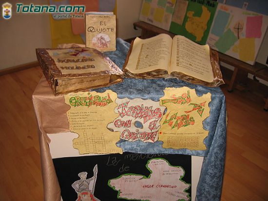 EL ALCALDE Y EL CONCEJAL DE EDUCACIÓN INAUGURAN LA III SEMANA CULTURAL SOLIDARIA DEL COLEGIO LA MILAGROSA  , Foto 1