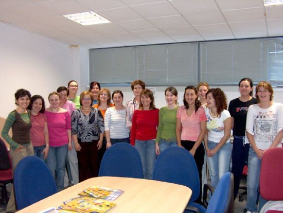 TRABAJADORAS DE LA COOPERATIVA AGRARIA DEILOR ASISTEN A UN CURSO DE INFORMÁTICA EN EL CENTRO DE DESARROLLO LOCAL   , Foto 1