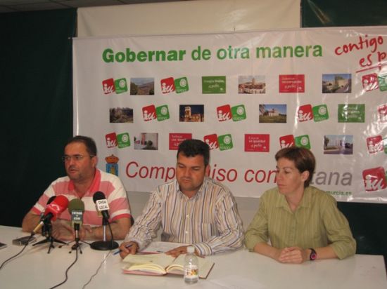 IU + LOS VERDES EXIGE RESPONSABILIDADES AL CANDIDATO DEL PP POR EL VARAPALO DE LA JUNTA ELECTORAL, QUE LE HAN PARALIZADO LA INAUGURACIÓN DE LA CIUDAD DEPORTIVA POR SER UN ACTO ILÍCITO EN CAMPAÑA, Foto 1