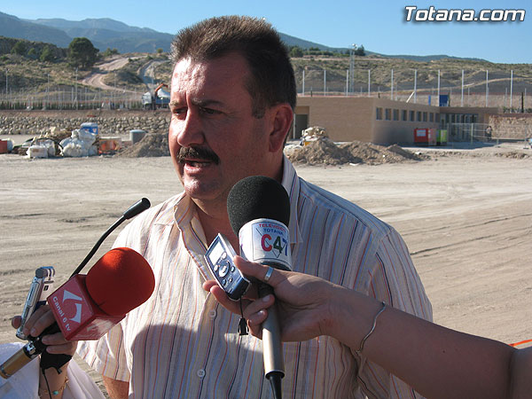 EL PSOE HA OFRECIDO UNA RUEDA DE PRENSA EN RELACIÓN A LA DECISIÓN DE LA JUNTA ELECTORAL DE ZONA DE SUSPENDER LA PUESTA EN MARCHA DE LAS NUEVAS INSTALACIONES DE LA CIUDAD DEPORTIVA “SIERRA ESPUÑA”, Foto 1