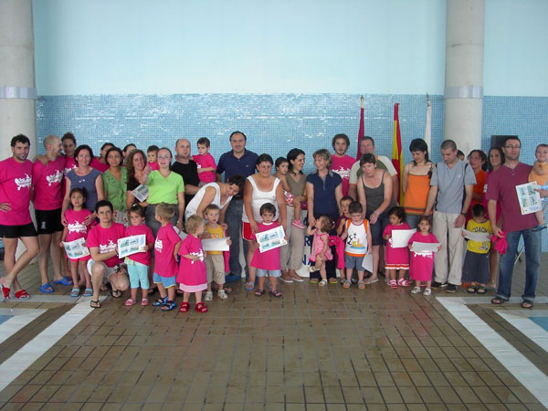 SE CLAUSURAN LOS CURSOS DE NATACIÓN INFANTILES DE LA PISCINA MUNICIPAL CUBIERTA, Foto 2