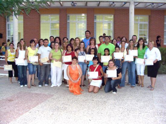 EL CONCEJAL DE SERVICIOS AL CIUDADANO CLAUSURA EL TALLER DE INTÉRPRETE DE LENGUA DE SIGNOS, Foto 1