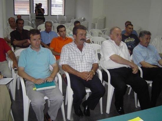 SE PONE EN MARCHA EN TOTANA LA CAMPAÑA LUCHA CONTRA MOSCA EN LOS PARRALES DE UVA MESA, Foto 1