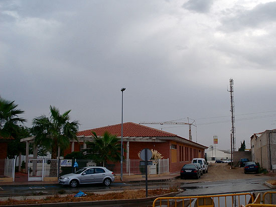 LA ASOCIACION DE VECINOS DEL BARRIO TIROL-CAMILLERI INSTA AL AYUNTAMIENTO A DESMANTELAR LAS DOS ANTENA DE TELEFONIA MOVIL EXISTENTES EN EL BARRIO, Foto 2