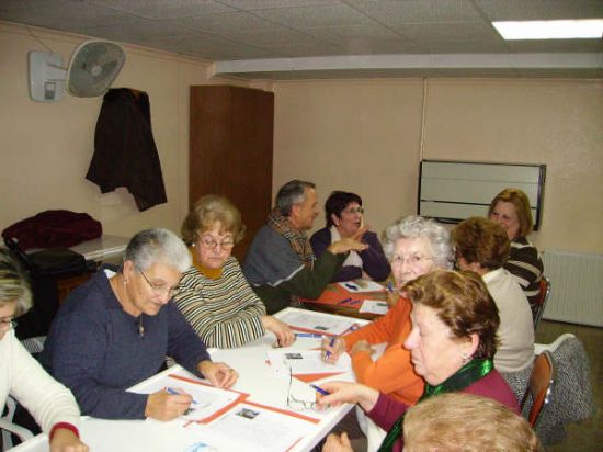 EL CENTRO MUNICIPAL DE PERSONAS MAYORES INICIA LAS ACTIVIDADES Y TALLERES ORGANIZADOS CON LA PARTICIPACIÓN DE MÁS DE 200 SOCIOS Y PROGRAMA UN VIAJE A ITALIA PARA EL 6 DE NOVIEMBRE (2007), Foto 1