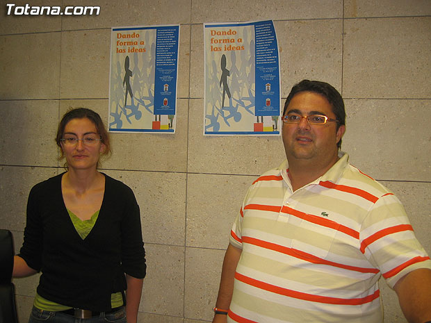 EL CURSO “DANDO FORMA A TUS IDEAS PRETENDE MOTIVAR A LAS PERSONAS INMIGRANTES DEL MUNICIPIO HACIA LA ASOCIACIÓN Y LA PARTICIPACIÓN ACTIVA EN LA VIDA LOCAL, Foto 1