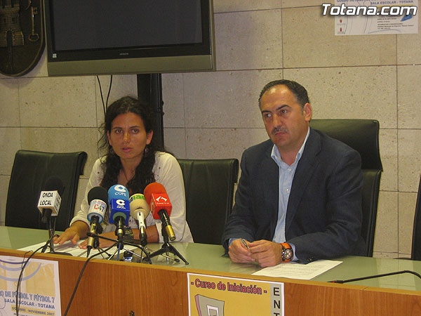 ORGANIZAN DOS CURSOS PARA FUTUROS ENTRENADORES DE BALONCESTO Y ÁRBITROS DE FÚTBOL Y FÚTBOL-7, Foto 2