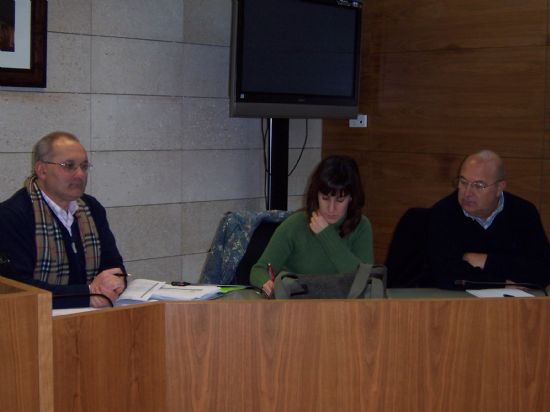 TÉCNICOS DE TURISMO DE LOS AYUNTAMIENTOS QUE INTEGRAN LA MANCOMUNIDAD TURÍSTICA DE SIERRA ESPUÑA SE REÚNEN PARA REALIZAR UN BALANCE DEL PRESENTE EJERCICIO Y PROPONER ACTUACIONES PARA EL PRÓXIMO AÑO 2008, Foto 3