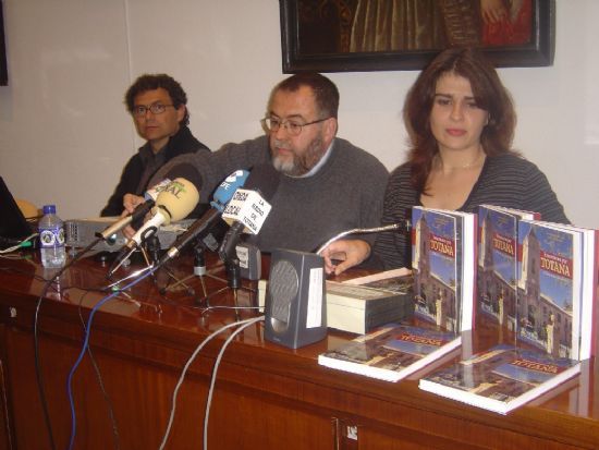 CONCEJALÍA DE TURISMO PRESENTA OFERTA FITUR´2005, EN LA QUE SE PRESENTARÁ LIBRO DE EXCURSIONES SOBRE RUTAS DE SENDERISMO POR TOTANA   , Foto 1