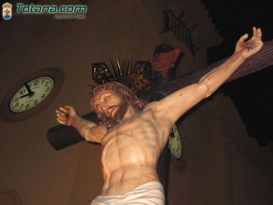Numerosas personas participaron en el Vía Crucis organizado por la Hermandad de Jesús en el Calvario y Santa Cena, Foto 1