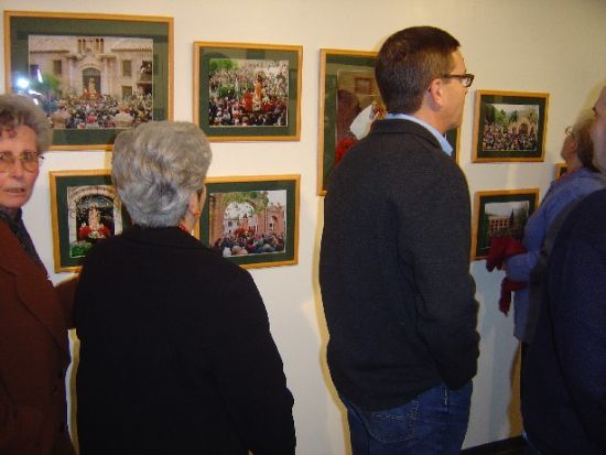 Numerosas personas asisten fin de semana exposición fotográfica conmemorativa del Año Jubilar Eulaliense, Foto 2