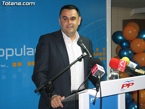 EL CANDIDATO DEL PARTIDO POPULAR SE COMPROMETE CON LAS ASOCIACIONES DE MUJERES DE TOTANA A TRAVÉS DE UN DECÁLOGO DE PROPUESTAS, Foto 1