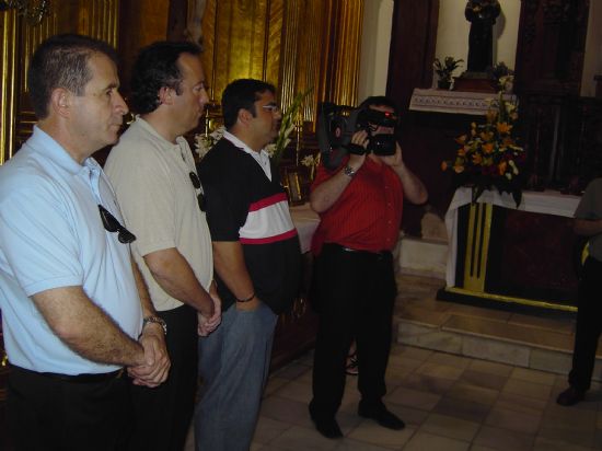 LOS TRABAJADORES MUNICIPALES REALIZAN UNA OFRENDA FLORAL A LA IMAGEN DE SANTA RITA CON MOTIVO DE LA FESTIVIDAD DE SU PATRONA, Foto 4