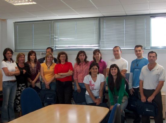 SE INAUGURA EL CURSO DE DISEÑO GRÁFICO PARA DESEMPLEADOS QUE SE ESTÁ IMPARTIENDO EN EL CENTRO DE DESARROLLO LOCAL, Foto 2